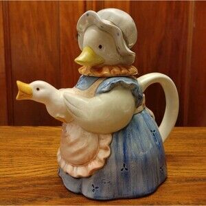 MCM ~ Vintage Otagiri Mother Goose Duck Figurine Teapot Hand Crafted In JAPAN EC